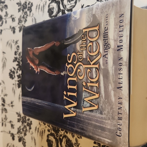 Wings of the Wicked book n9 - Picture 2 of 8